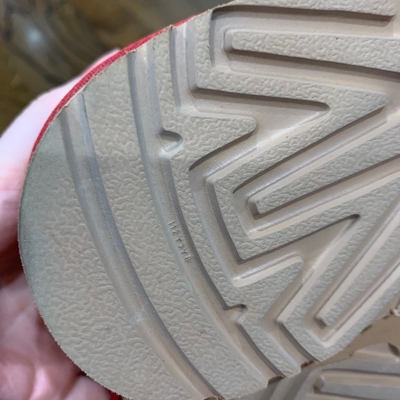 Brand new Uggs Classic Short Honeycomb Youth 3 red - Picture 10 of 12